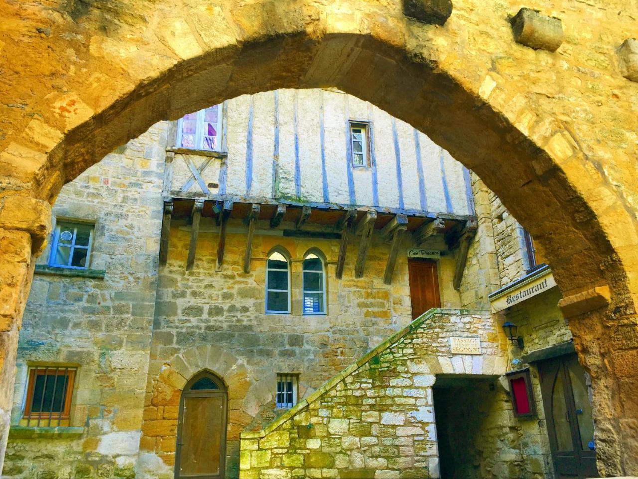 Gites Sibemol Simeyrols Экстерьер фото